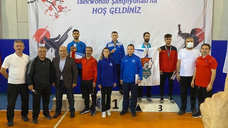Kağıtsporlu karateciler engel tanımadı