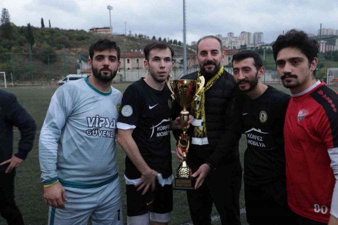 İzmit Belediyesi Başkanlık Kupası’nda şampiyon Bekirderespor