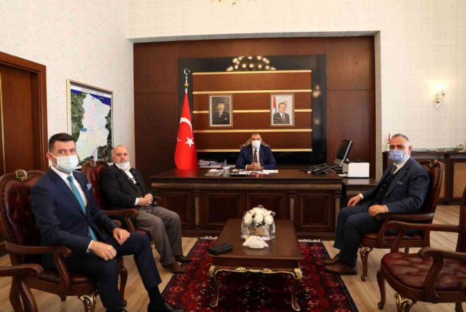 SAKVA’dan, Vali Kaldırım’a anlamlı ziyaret