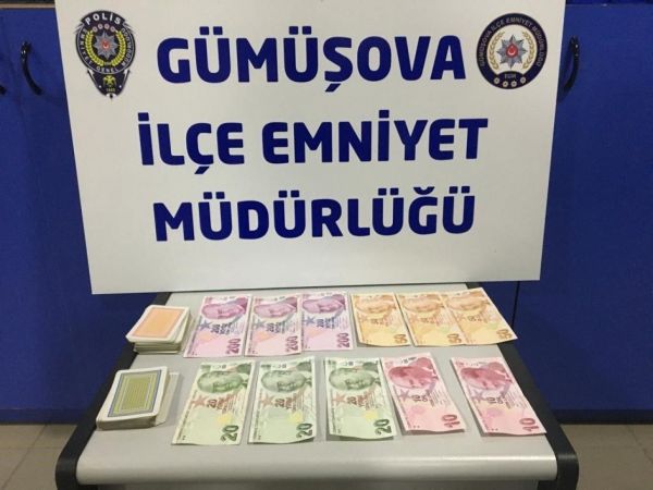 Polisten kumar baskını