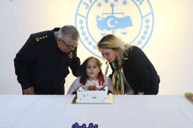 Jandarmadan Sedanur’a özel doğum günü