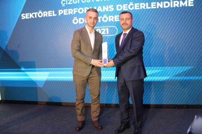 Asya Su’ya başarı ödülü