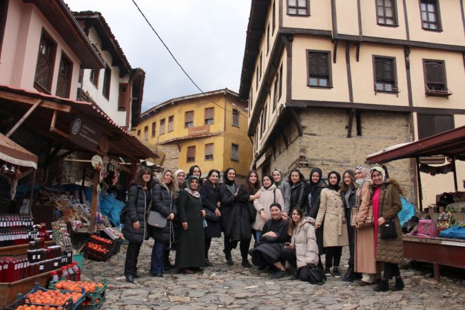Moda öğrencilerinden kumaşın tarihine yolculuk