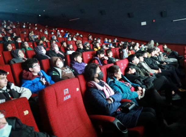Beyaz Hüzün Adapazarı’nda izleyiciyle buluştu