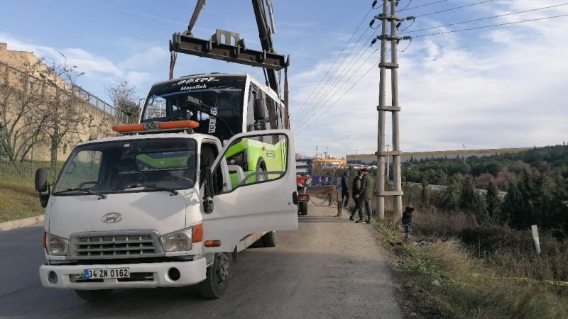 Gebze’de midibüs devrildi: 7 yaralı