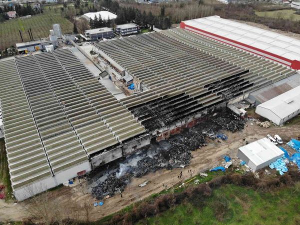 Mobilya fabrikasındaki hasar gün ağırınca ortaya çıktı