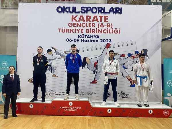 Yusuf Eren Temizel rakip tanımayarak Türkiye şampiyonu oldu