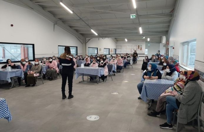 Anne ve anne adaylarına narkotik eğitimi verildi