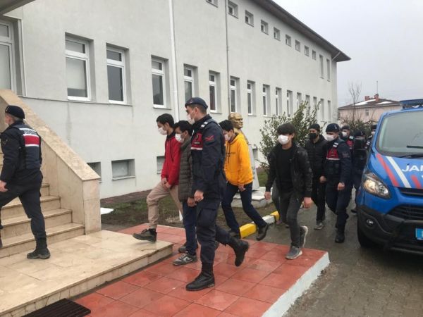Düzce’de kaçak çalışan 7 yabancı uyruklu işçi yakalandı