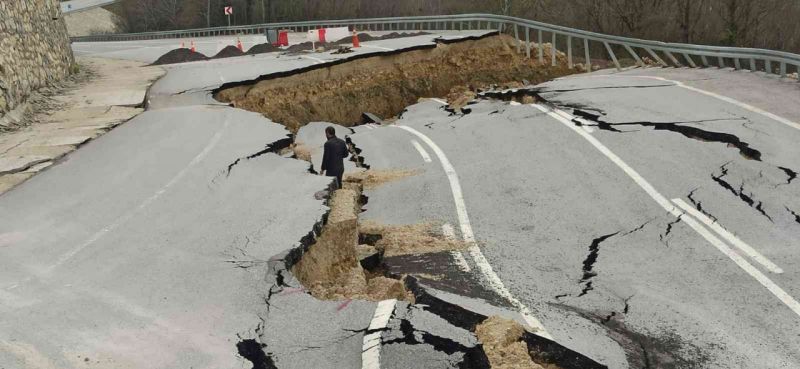 Karadeniz sahil bağlantı yolu alternatif güzergahtan veriliyor