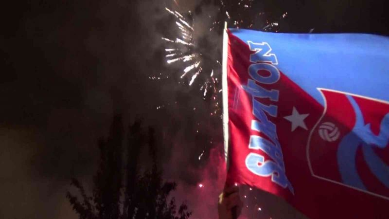 Şampiyonluk, Düzce’de binlerce taraftarı sokağa döktü