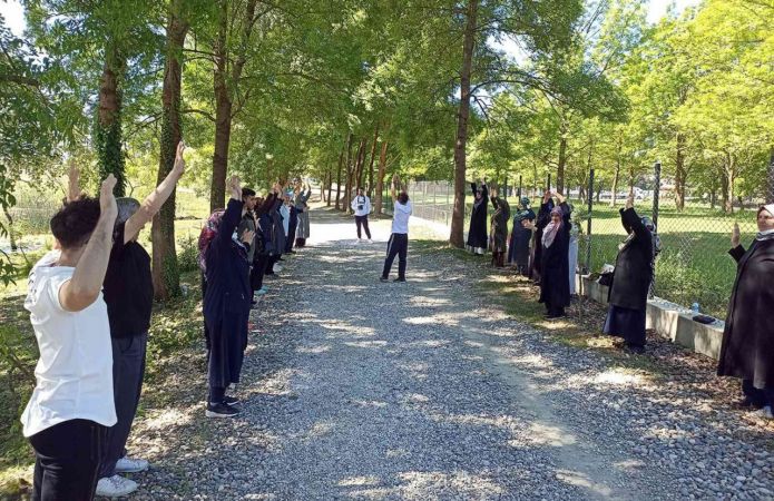 Genç ve yaşlılar doğa yürüyüşünde buluştu
