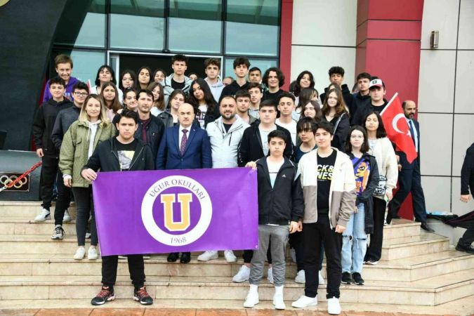 Uğur Okulları 19 Mayıs coşkusunu Samsun’da yaşadı