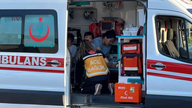 Düzce’de iki ayrı kazada 12’si çocuk 19 kişi yaralandı