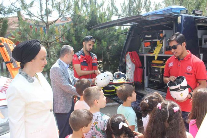 Dr. Yılmaz’dan miniklere sürpriz