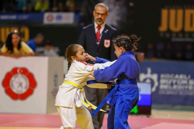 Uluslararası Judo Turnuvası’nda 15 ülkeden bin 162 sporcu ter döküyor