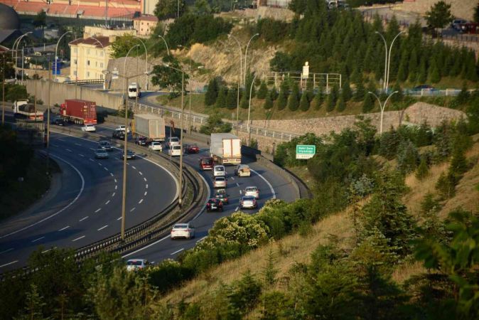 TEM’de bayram öncesi trafik akıcı