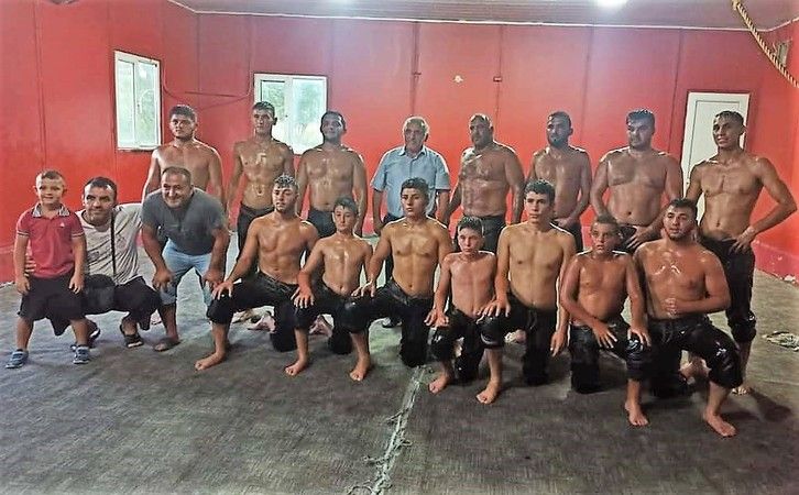 ALİ İNCİ KARAPÜRÇEK'TE YAĞLI GÜREŞ ANTRENMANINA KATILDI