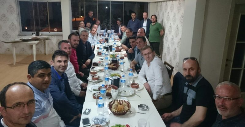 AKİF YENER 25 YIL SONRA SINIF ARKADAŞLARIYLA BULUŞTU