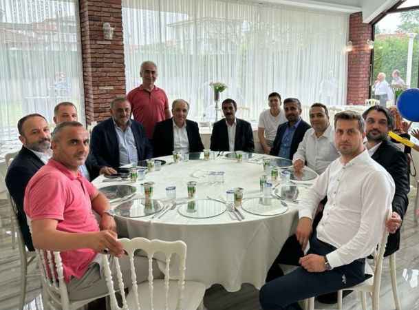 DEVA PARTİLİLER KURUMSAL İLETİŞİM BAŞKANI CÜNEYT HIZAL'IN  OĞULLARININ SÜNNET CEMİYETİNDE BULUŞTU