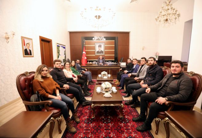 Vali Nayir Maltepe Üniversitesi Öğrenci Konseyi Üyelerini Kabul Etti