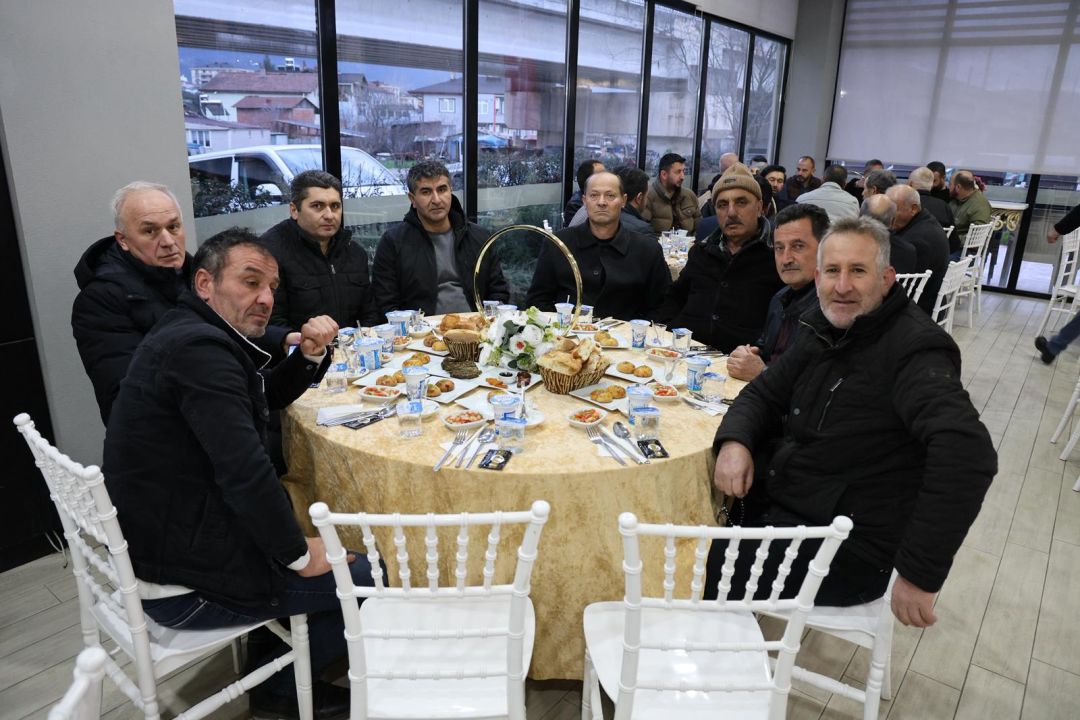 BAŞKAN YILDIZ MAHALLE MUHTARLARIYLA İFTARDA BULUŞTU