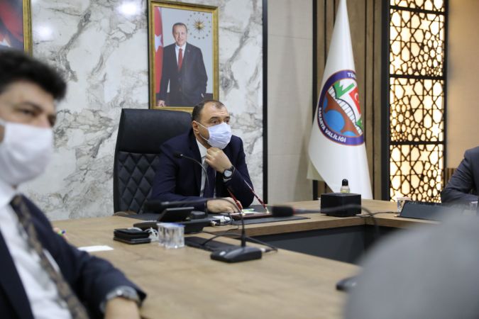 Vali Kaldırım Şehrin Önemli Aktörleri ile Koronavirüs Değerlendirme Toplantısı nda Bir Araya Geldi