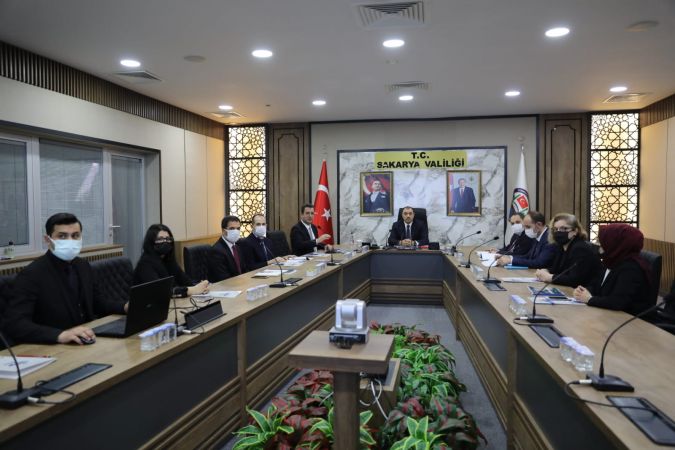 İlimizdeki Eğitim Projeleri Valilikte Masaya Yatırıldı