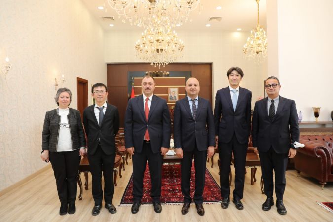 Vali Kaldırım’dan Toyota Otomotiv Sanayi Türkiye’ye Araç Bağışı Teşekkürü