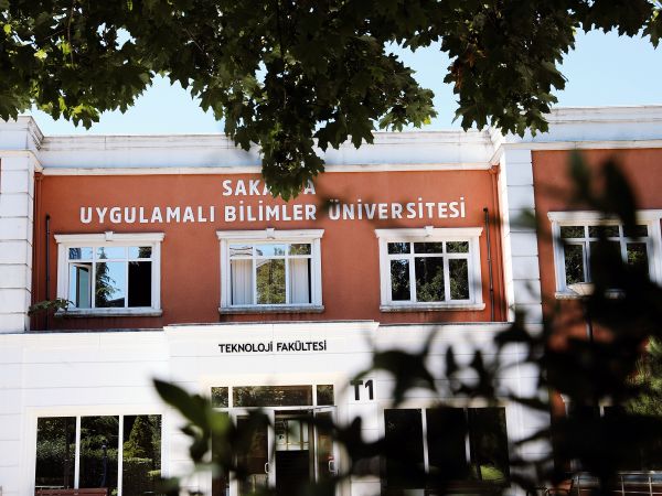 SUBÜ Teknoloji Fakültesi’ne 5 yıllık akreditasyon