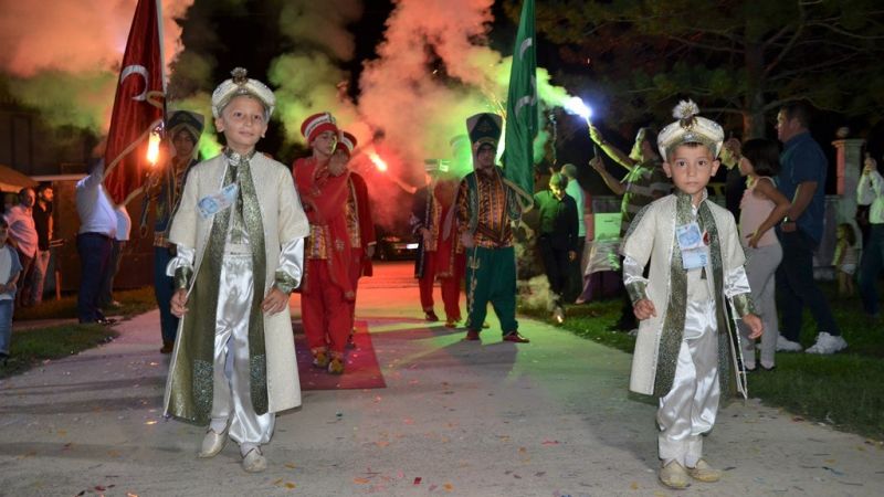 Abdulgafur Cevher; oğullarını sünnet ettirdi