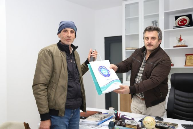 Sendika emekliliğe ayrılan üyesini unutmadı   