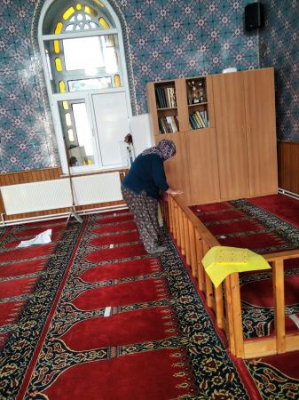 Pazaryeri ilçesinde camiler ilk teravih namazı için temizlendi