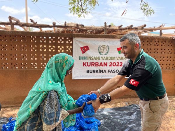 İHH Kurban Kardeşliğe Çağrı