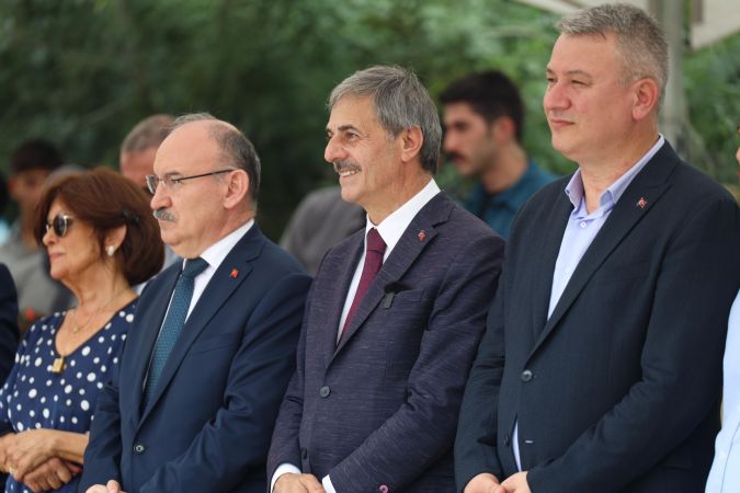 Karne hediyeleri Yusuf Alemdar’dan “Sizler yarınların parlayan neslisiniz”