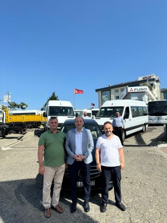 GEYVE’DE LÜKS MAKAM ARACI GİTTİ YERİNE MİNİBÜSLER GELDİ