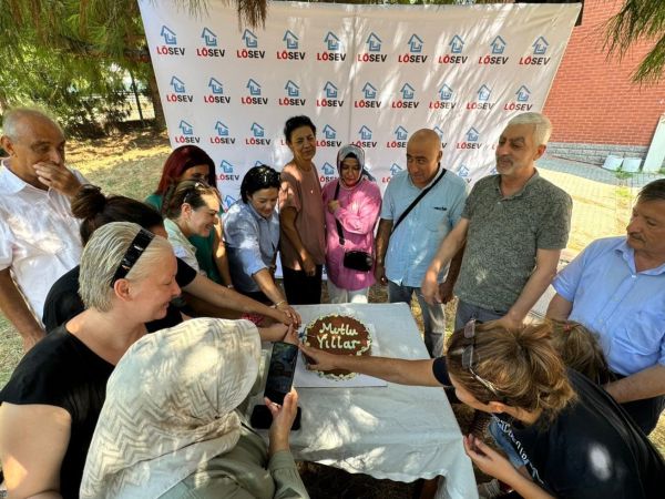 KANSER HASTALARI LÖSEV İLE HAYATA TUTUNUYOR