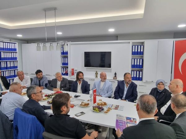 ESKİ BAKAN SÜLEYMAN SOYLU DAN ÜMRANİYE ESNAF ODASINA ZİYARET
