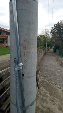 Kışlaçay’da Sokak lambası 4 kayıt bırakılmasına rağmen yanmıyor, SEDAŞ gelip onarmıyor.