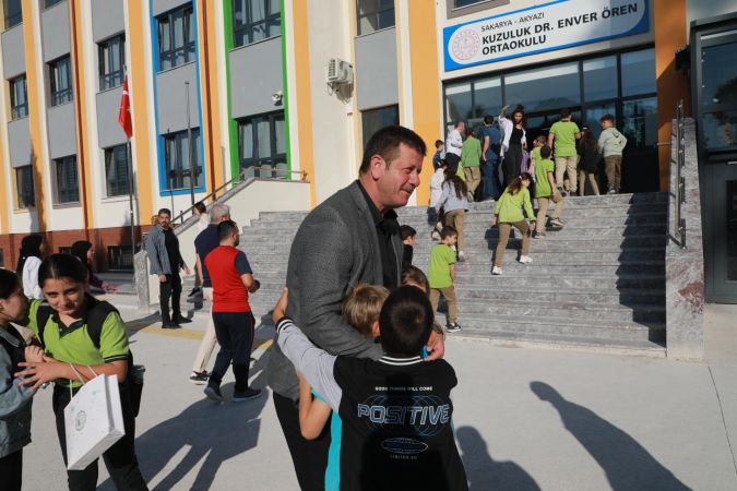 İlk ders zilini Başkan Bilal Soykan çaldı
