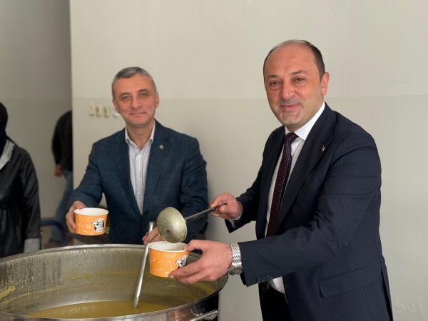 BAŞKAN YILDIZ'DAN ÖĞRENCİLERE ÇORBA İKRAMI