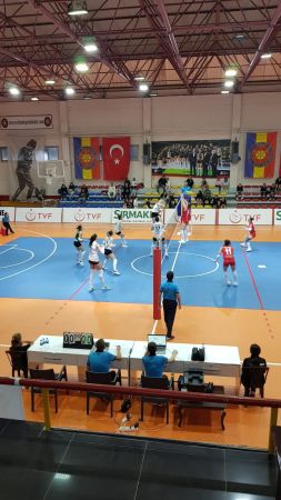 Sakarya Voleybol’dan Fırtına Gibi Galibiyet: İstanbul’dan 3-1’lik Zaferle Döndüler!