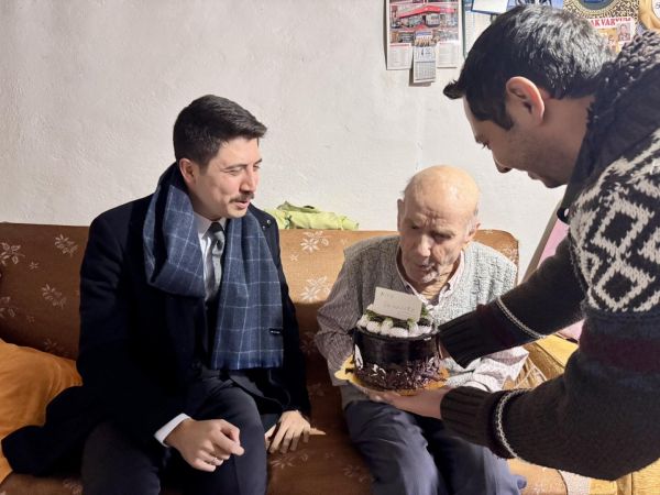Kaymakam Kahraman’dan 96 Yaşındaki Ali Amca’ya Anlamlı Doğum Günü Sürprizi