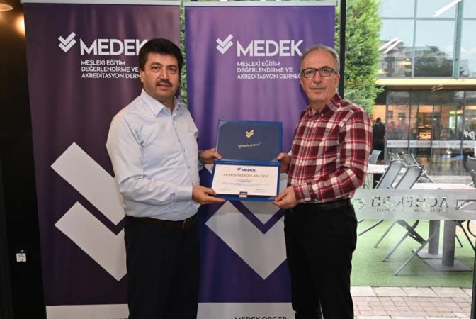 MEDEK ilk akreditasyon belgelerini verdi