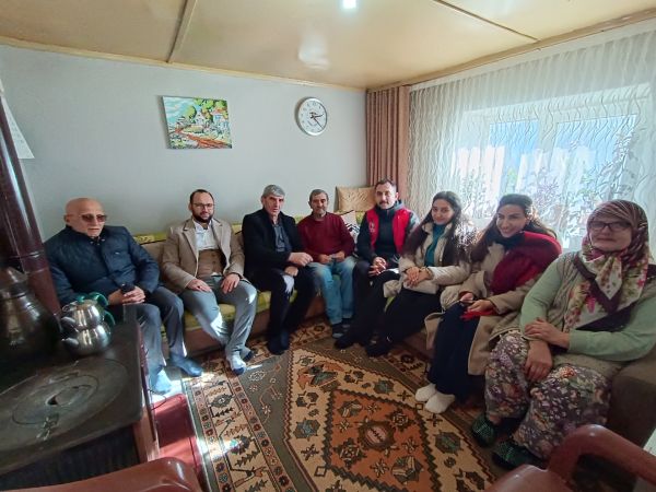 Bilecik’te gönüllü gençler “Büyüklerimize Vefa Zamanı” deyip ziyaretlerini sürdürüyorlar