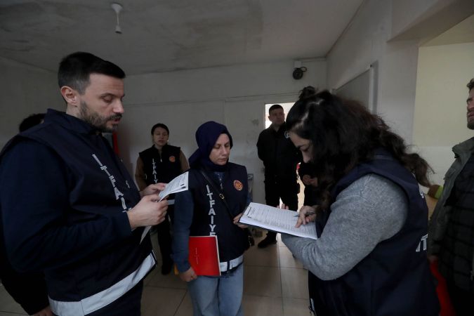 Büyükşehir itfaiyesi kurum ve işletmeleri olası bir yangına hazırlıyor Söndürme, acil çıkış, alarm sistemleri…