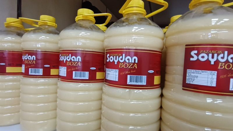 Pazaryeri’nde soğuk hava ve kar yağışı, vatandaşları geleneksel kış içeceği bozaya yönlendirdi