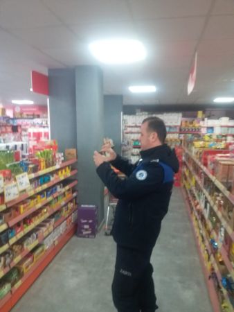 Zincir Marketlerin Etiket Oyunu Zabıta Engelini Aşamadı!