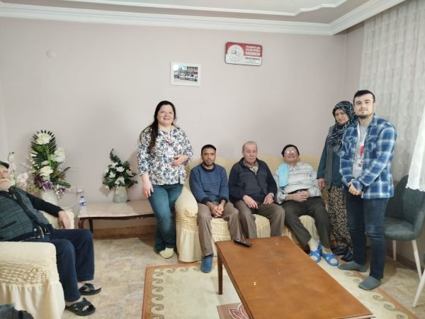 İşte Bilecik'te gönülleri ısıtan etkinlik! Pazaryeri’nde Yaşlılara Moral Ziyareti