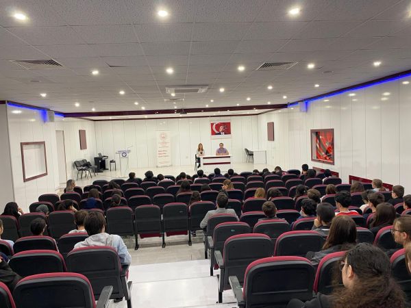  Bilecik’te Aile İçi İletişime Vurgu: Bozüyük Fen Lisesi’nde Farkındalık Söyleşisi